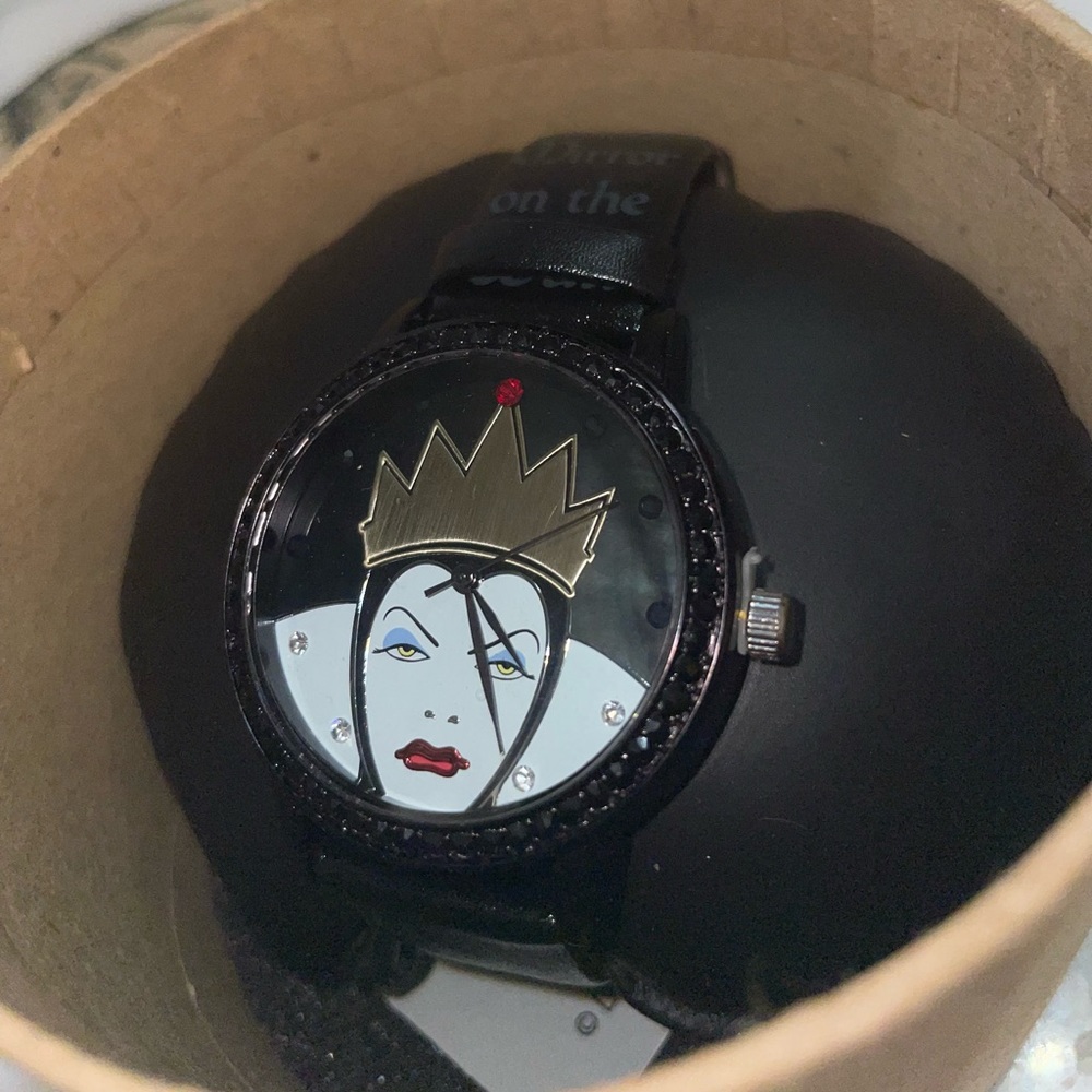 Disney Snow White EVIL QUEEN WATCH